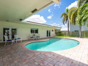 571 SE 12th St, Pompano Beach FL 33060