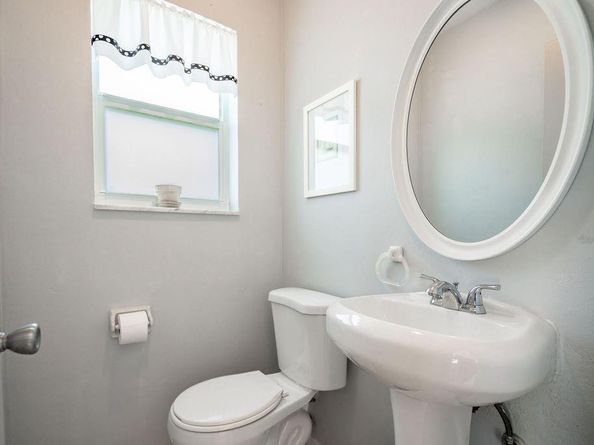 571 SE 12th St, Pompano Beach FL 33060