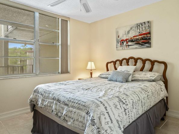 4899 NW 26th Ct 348, Lauderdale Lakes FL 33313