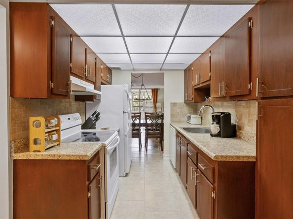 4899 NW 26th Ct 348, Lauderdale Lakes FL 33313