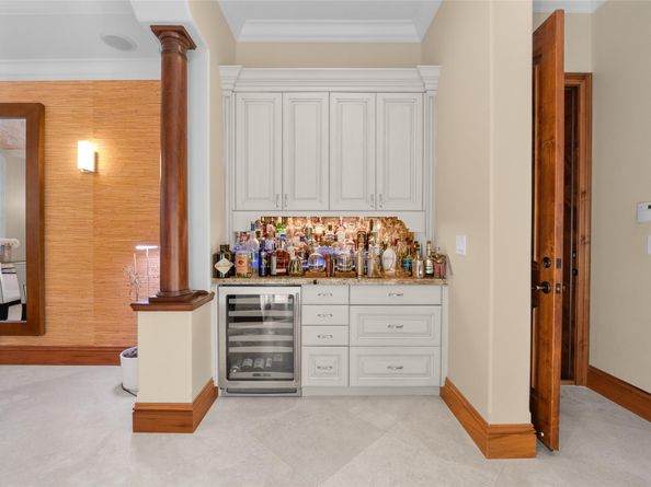 441 Royal Plaza Dr, Fort Lauderdale FL 33301