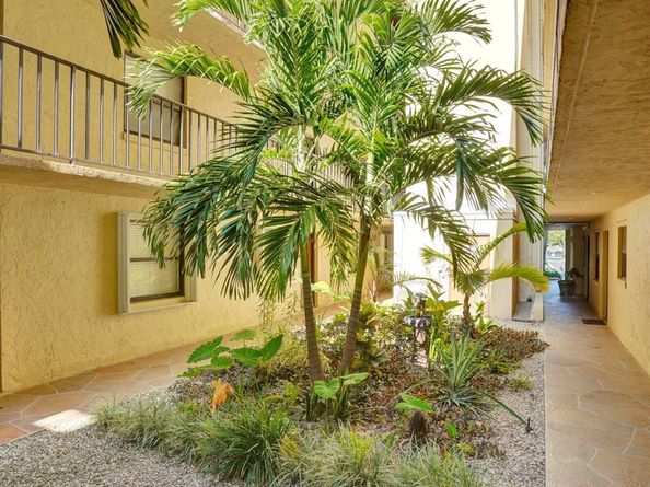 890 N Federal Highway 410, Lantana FL 33462