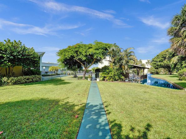 890 N Federal Highway 410, Lantana FL 33462