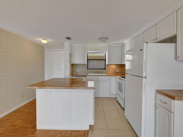 890 N Federal Highway 410, Lantana FL 33462