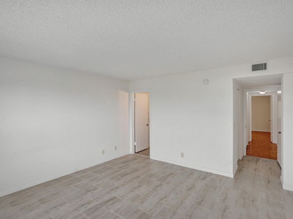 890 N Federal Highway 410, Lantana FL 33462