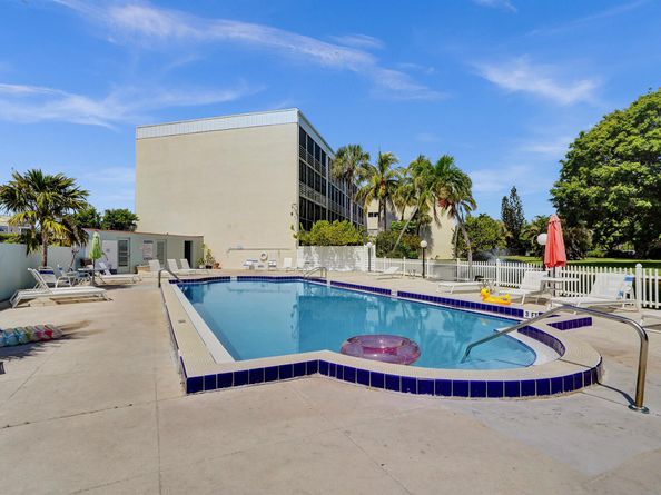 890 N Federal Highway 410, Lantana FL 33462