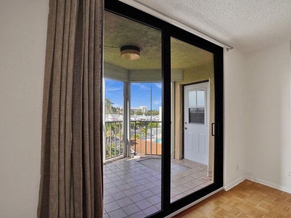 890 N Federal Highway 410, Lantana FL 33462