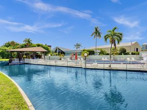 890 N Federal Highway 410, Lantana FL 33462