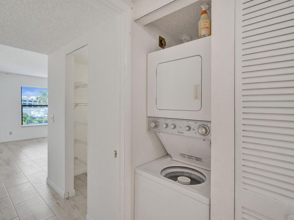 890 N Federal Highway 410, Lantana FL 33462