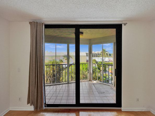 890 N Federal Highway 410, Lantana FL 33462