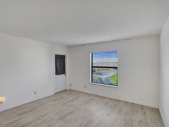 890 N Federal Highway 410, Lantana FL 33462