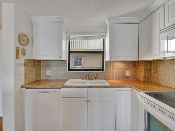 890 N Federal Highway 410, Lantana FL 33462