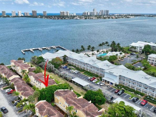 1050 Lake Shore Drive 204, Lake Park FL 33403