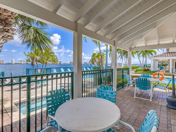 1050 Lake Shore Drive 204, Lake Park FL 33403