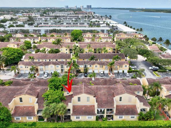 1050 Lake Shore Drive 204, Lake Park FL 33403