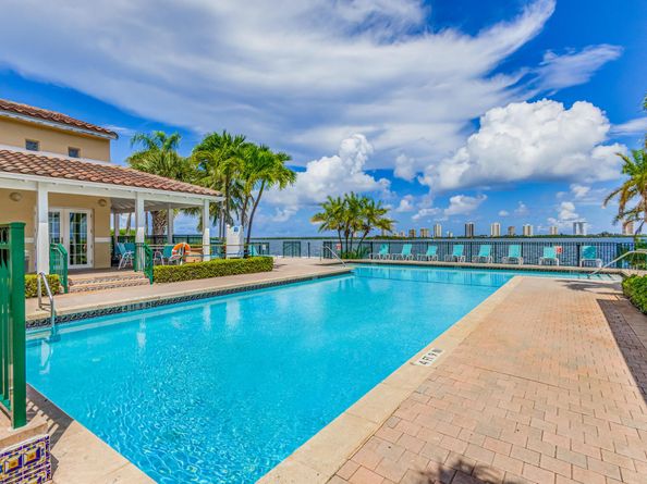 1050 Lake Shore Drive 204, Lake Park FL 33403