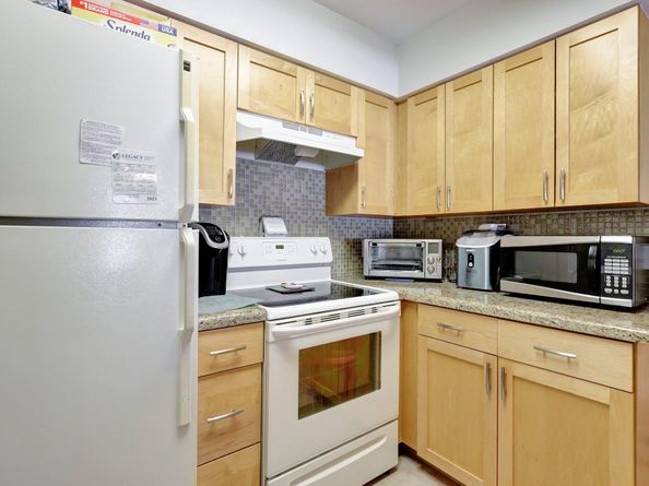 1050 Lake Shore Drive 204, Lake Park FL 33403