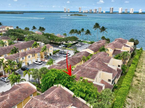 1050 Lake Shore Drive 204, Lake Park FL 33403
