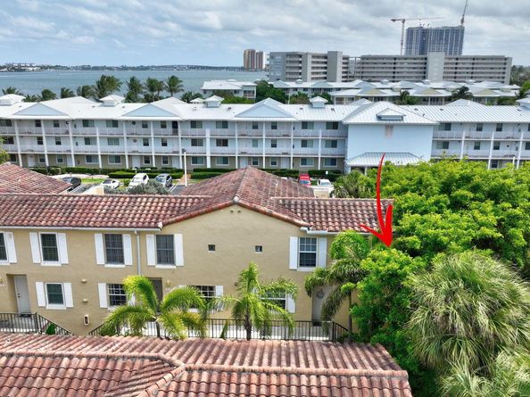 1050 Lake Shore Drive 204, Lake Park FL 33403