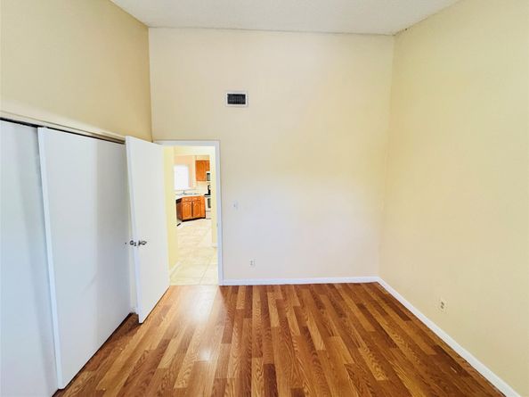 3449 NW 44th St 202, Lauderdale Lakes FL 33309