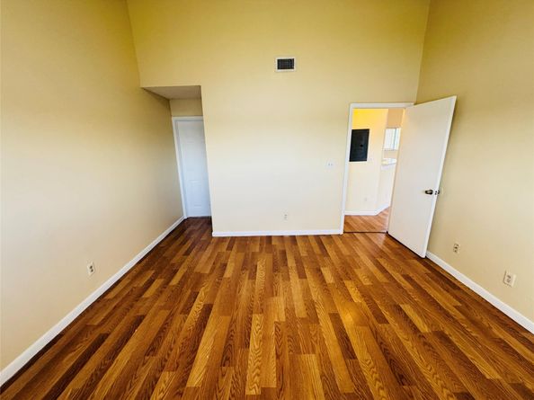 3449 NW 44th St 202, Lauderdale Lakes FL 33309