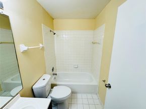 3449 NW 44th St 202, Lauderdale Lakes FL 33309