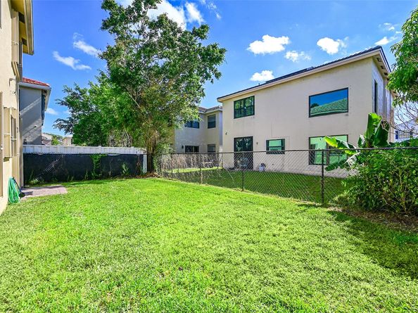3432 NW 112th Ter, Coral Springs FL 33065