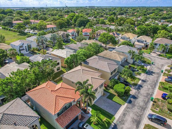 3432 NW 112th Ter, Coral Springs FL 33065