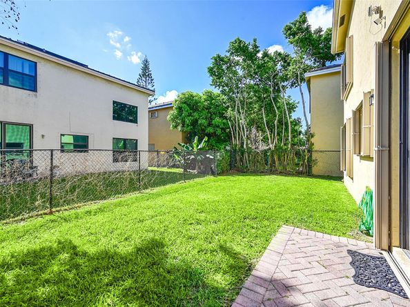 3432 NW 112th Ter, Coral Springs FL 33065