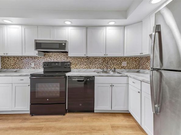 3001 NW 46th Ave 310, Lauderdale Lakes FL 33313