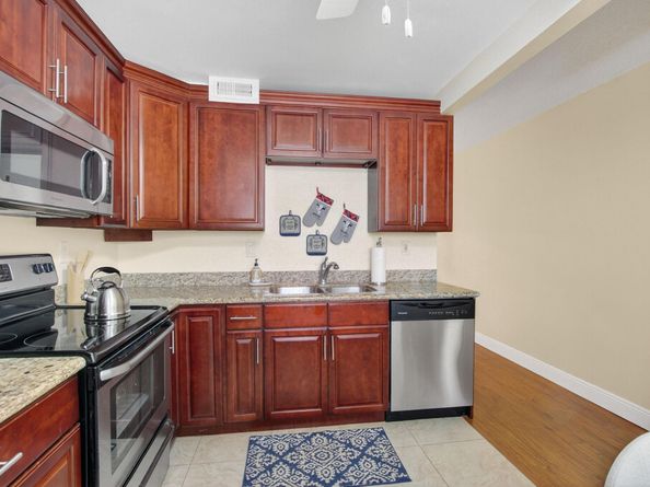 1036 Guildford B 1036, Boca Raton FL 33434