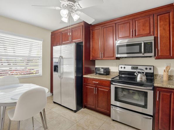 1036 Guildford B 1036, Boca Raton FL 33434