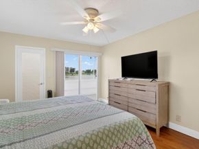 1036 Guildford B 1036, Boca Raton FL 33434