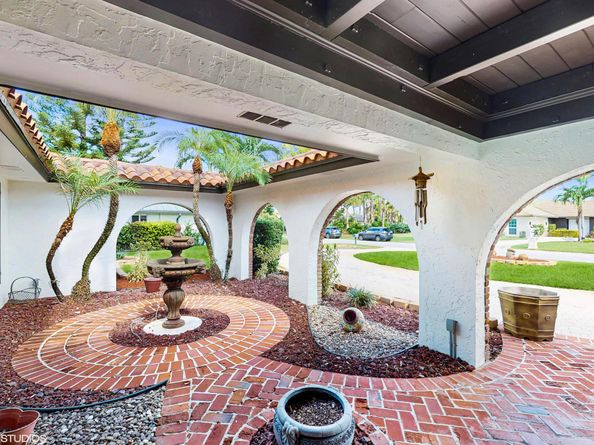 492 S Country Club Drive, Atlantis FL 33462