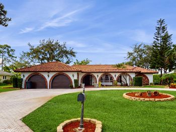 492 S Country Club Drive