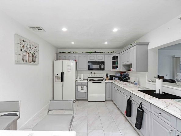 10945 SW 142nd Ln, Miami FL 33176