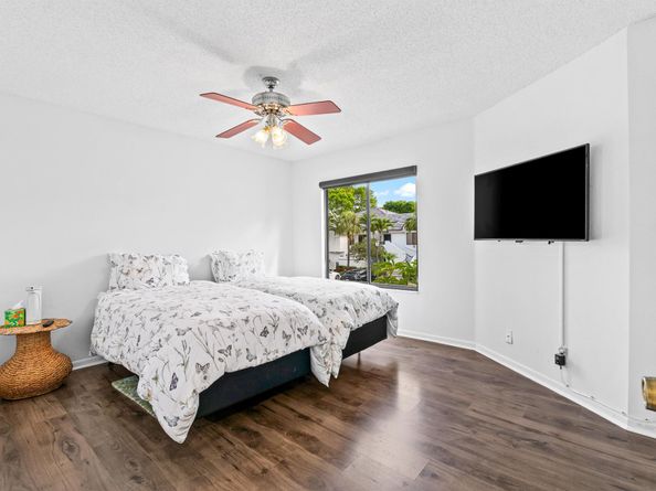 7533 Glendevon Lane 905, Delray Beach FL 33446