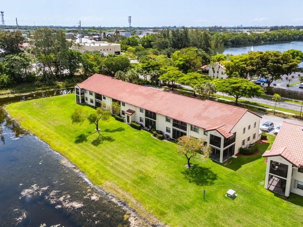 801 Freedom Ct 801, Deerfield Beach FL 33442