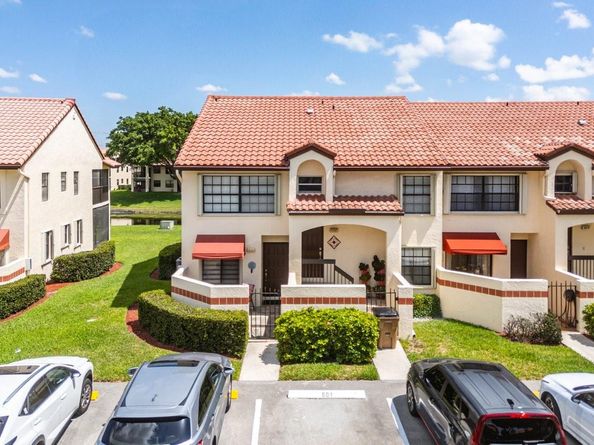 801 Freedom Ct 801, Deerfield Beach FL 33442