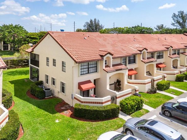 801 Freedom Ct 801, Deerfield Beach FL 33442