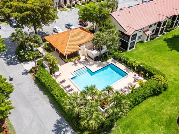801 Freedom Ct 801, Deerfield Beach FL 33442