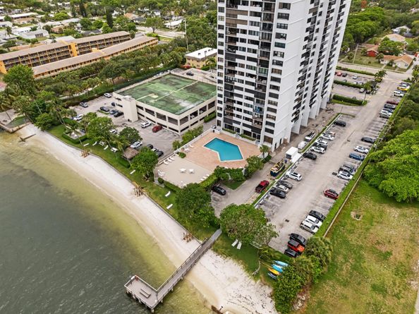 5600 N Flagler 402 Drive 402, West Palm Beach FL 33407