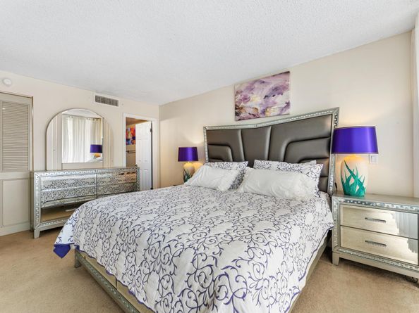 5600 N Flagler 402 Drive 402, West Palm Beach FL 33407