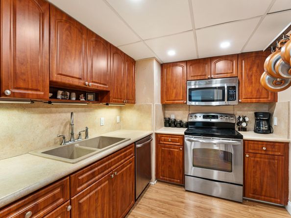 5600 N Flagler 402 Drive 402, West Palm Beach FL 33407