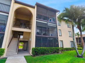 608 Sea Pine Way D2, Greenacres FL 33415