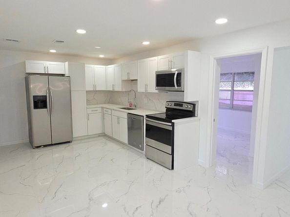 7112 Pine Manor Drive, Lake Worth FL 33467