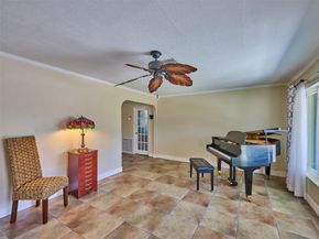 440 NW 37, Oakland Park FL 33309
