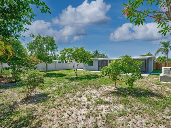 440 NW 37, Oakland Park FL 33309