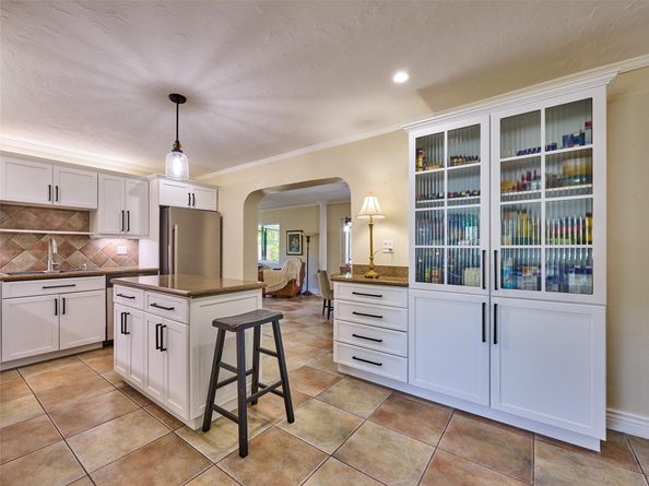440 NW 37, Oakland Park FL 33309