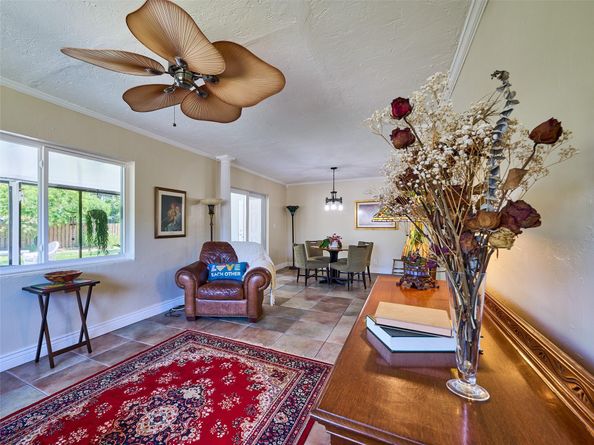 440 NW 37, Oakland Park FL 33309